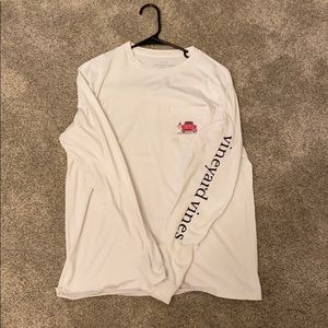 White long sleeve vineyard vines shirt